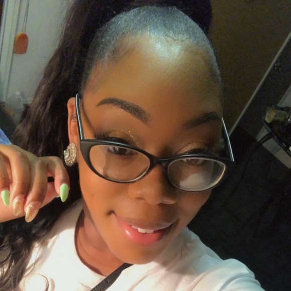 Meet your Posher, Darisha - Picture 1 of 1